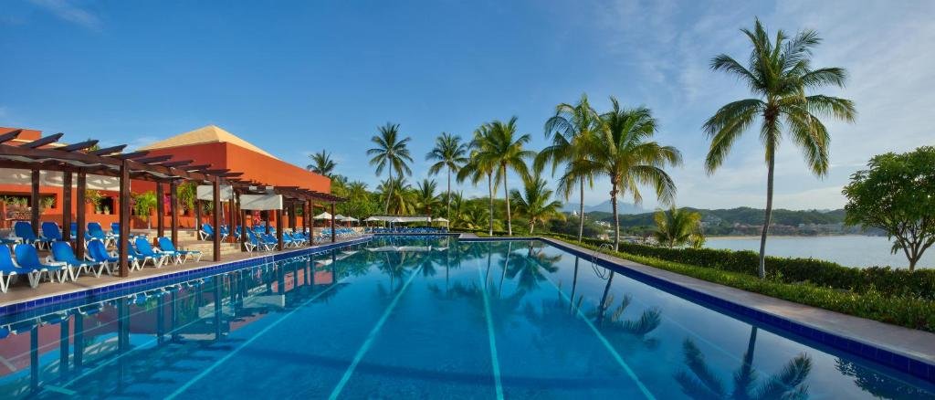 Las Brisas Huatulco resort