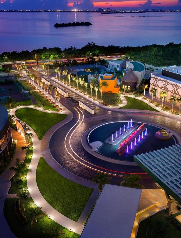 Hard Rock Hotel Cancun  resort