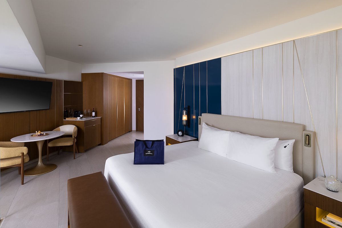 Rock Royalty Caribbean Sand Suite
