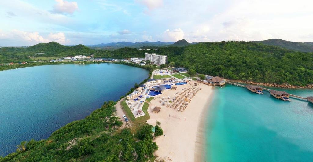 Royalton Antigua resort