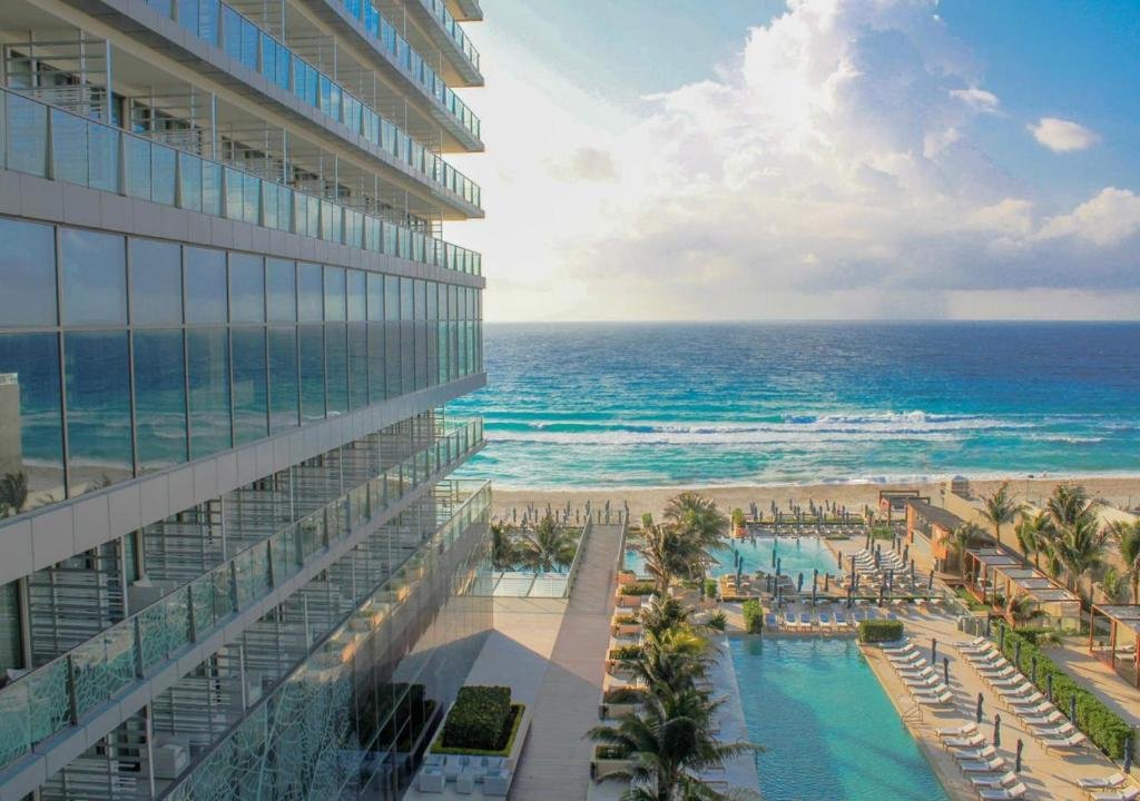 Secrets The Vine Cancun resort