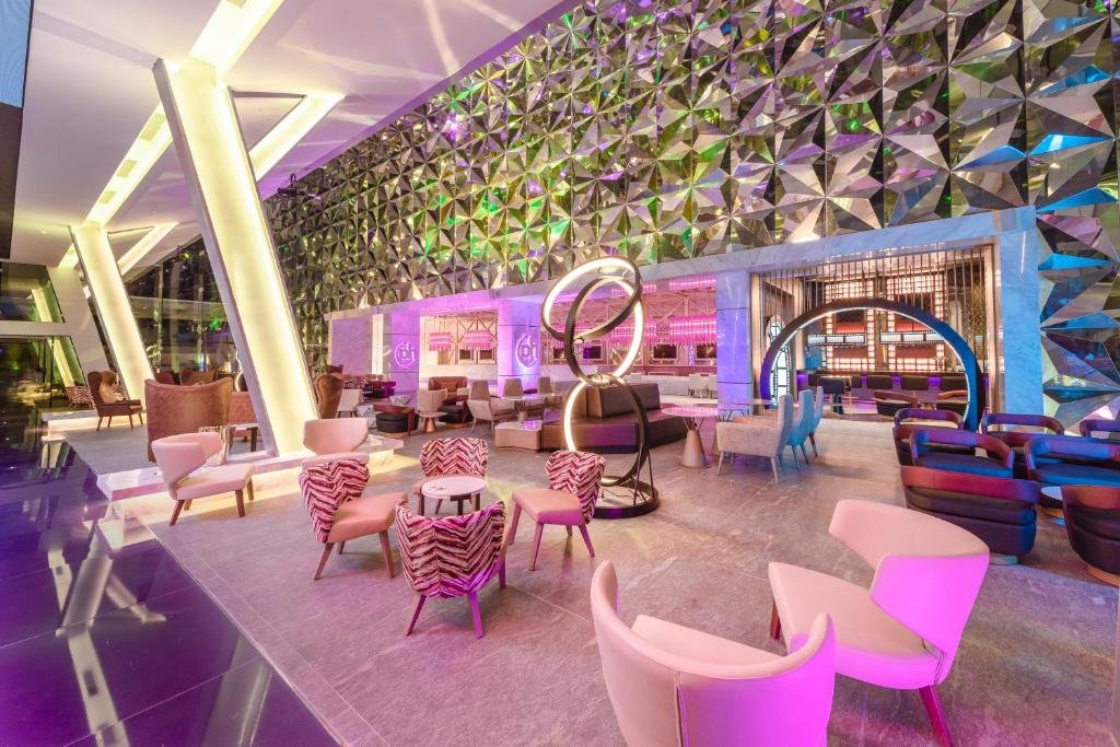 Planet Hollywood by Royalton Cancun resort