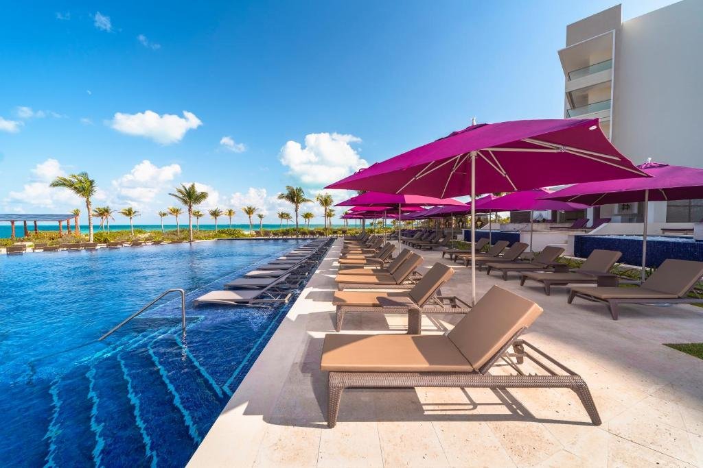 Planet Hollywood by Royalton Cancun resort