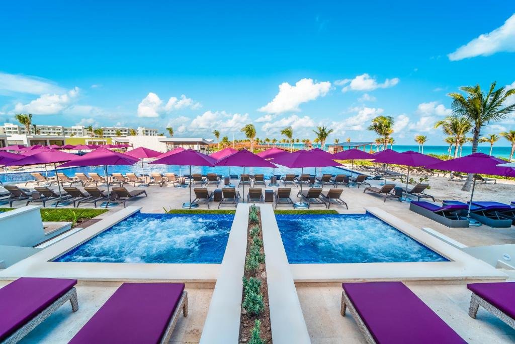 Planet Hollywood by Royalton Cancun resort