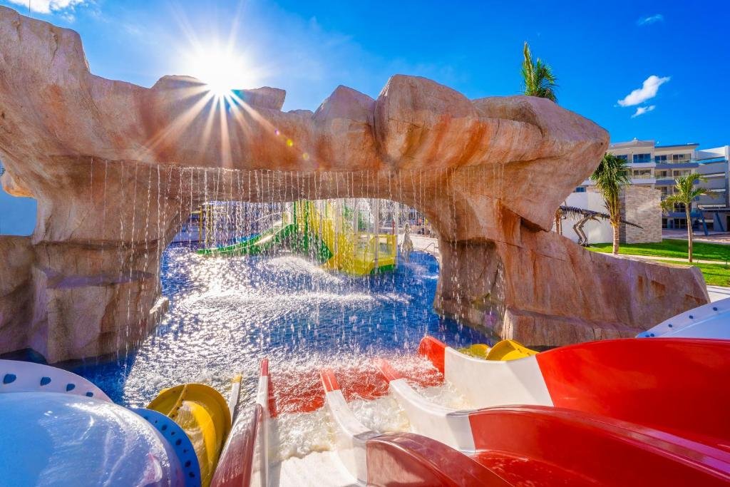 Planet Hollywood by Royalton Cancun resort
