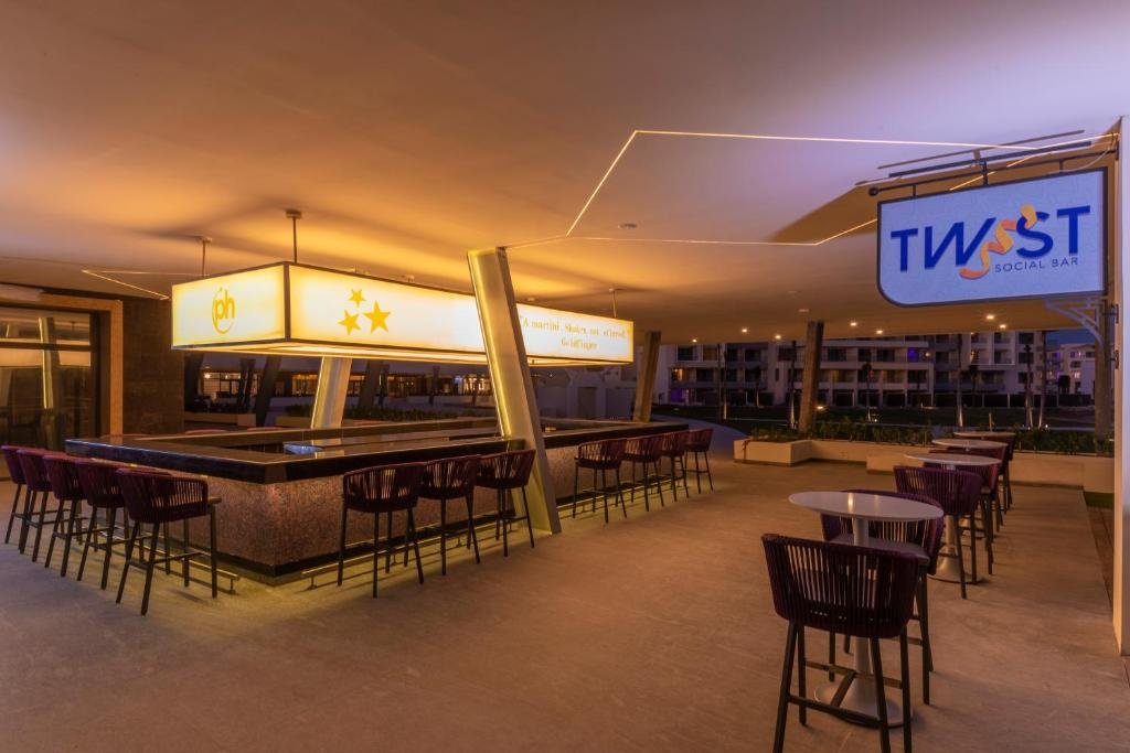 Planet Hollywood by Royalton Cancun resort