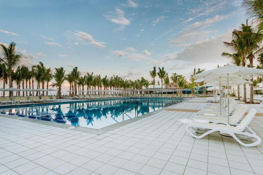 Riu Emerald Bay resort