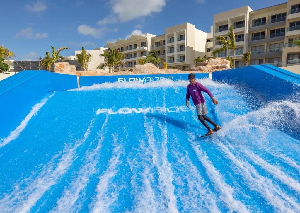 Planet Hollywood by Royalton Cancun resort