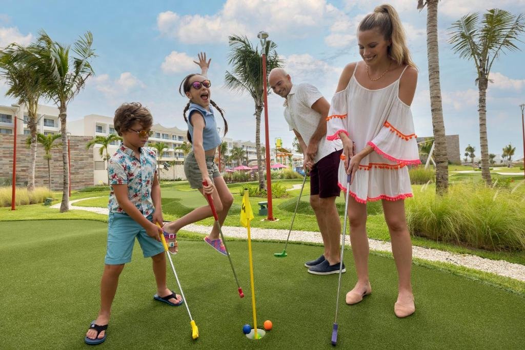 Planet Hollywood by Royalton Cancun resort
