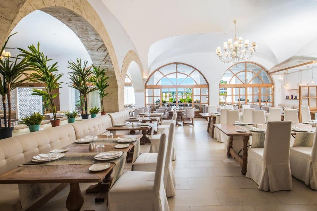 Majestic Elegance Costa Mujeres resort