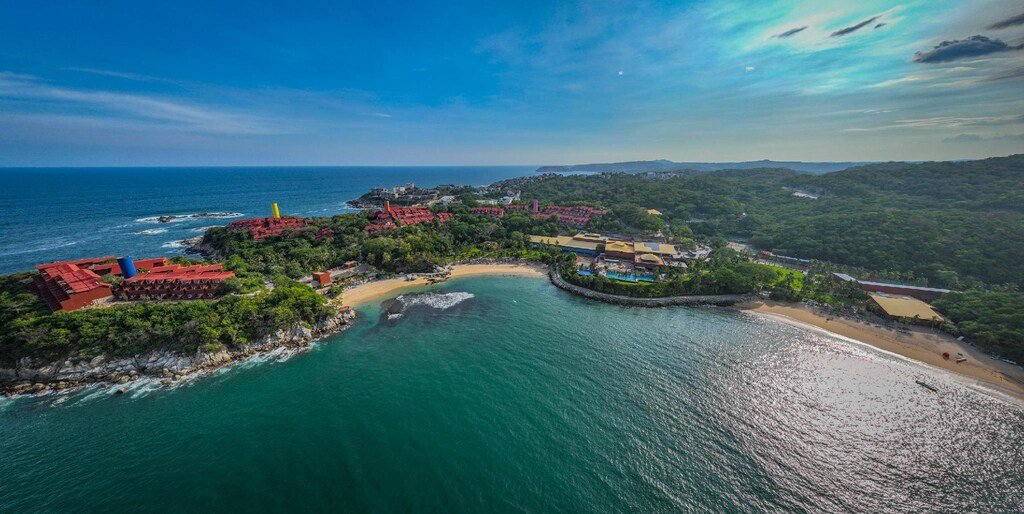 Las Brisas Huatulco resort