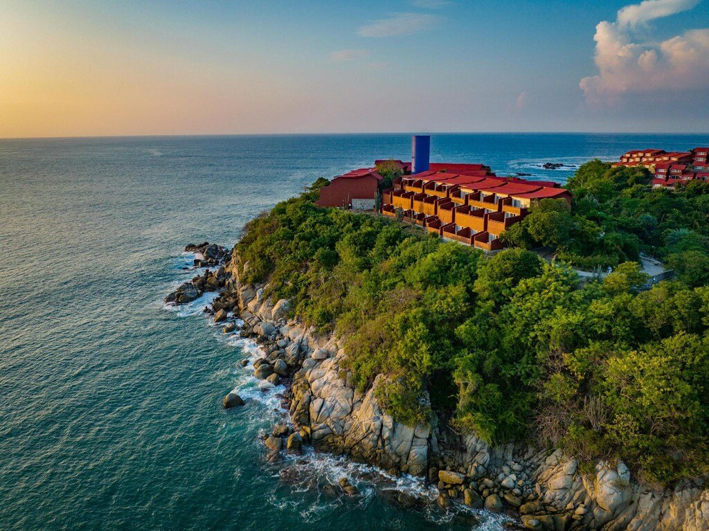 Las Brisas Huatulco resort