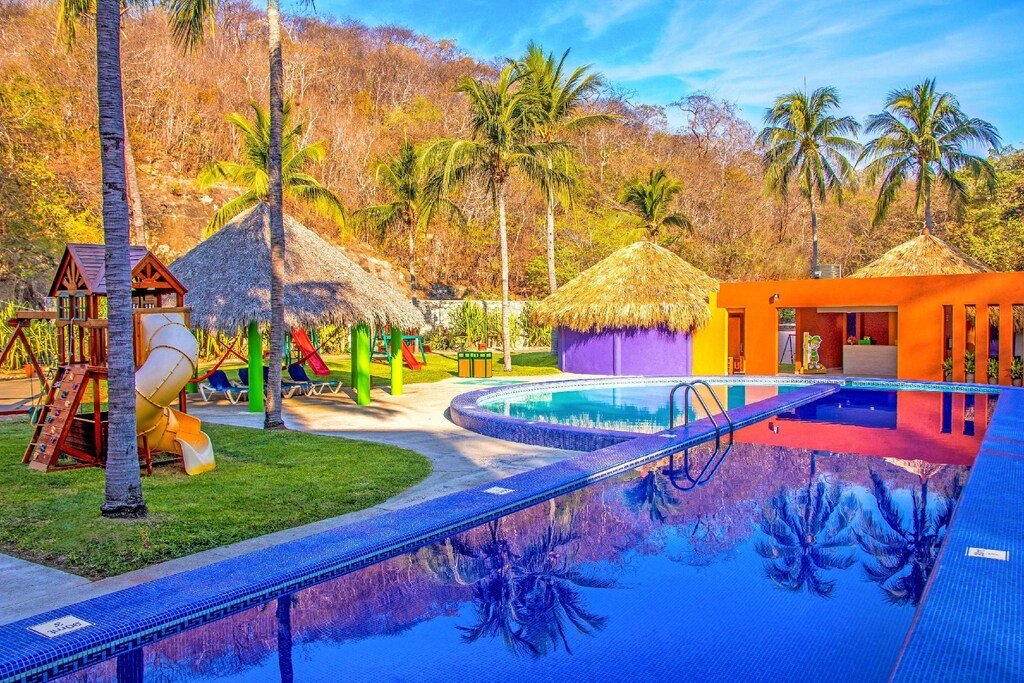 Las Brisas Huatulco resort