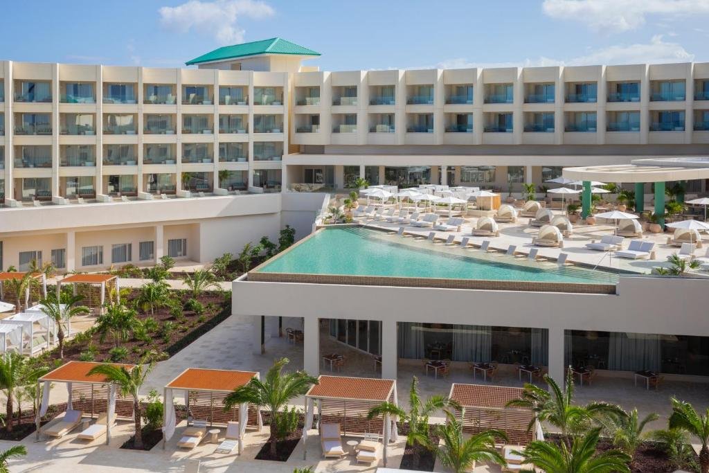 Las Brisas Huatulco resort