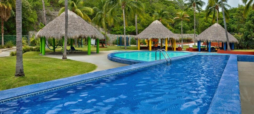 Las Brisas Huatulco resort