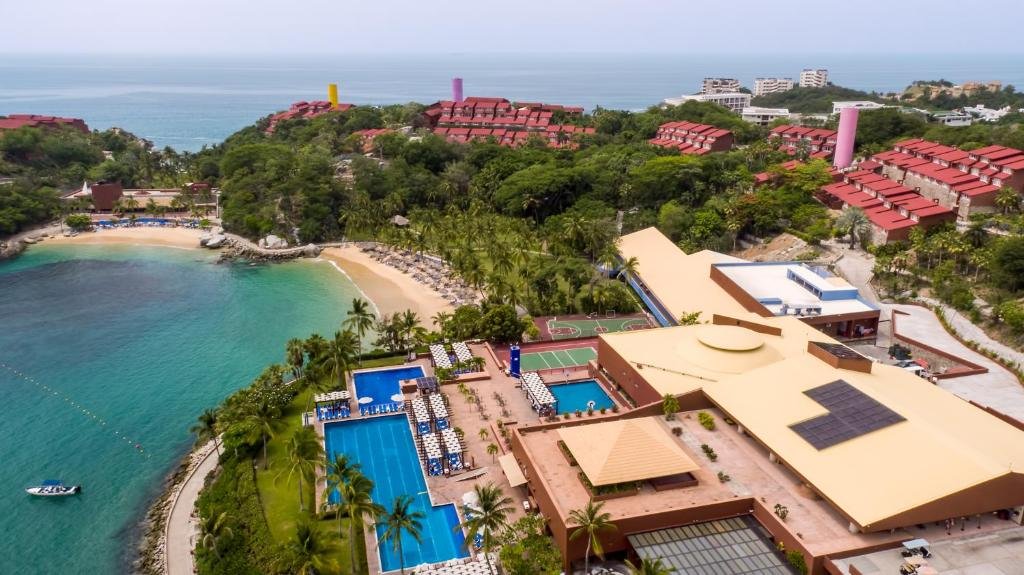 Las Brisas Huatulco resort
