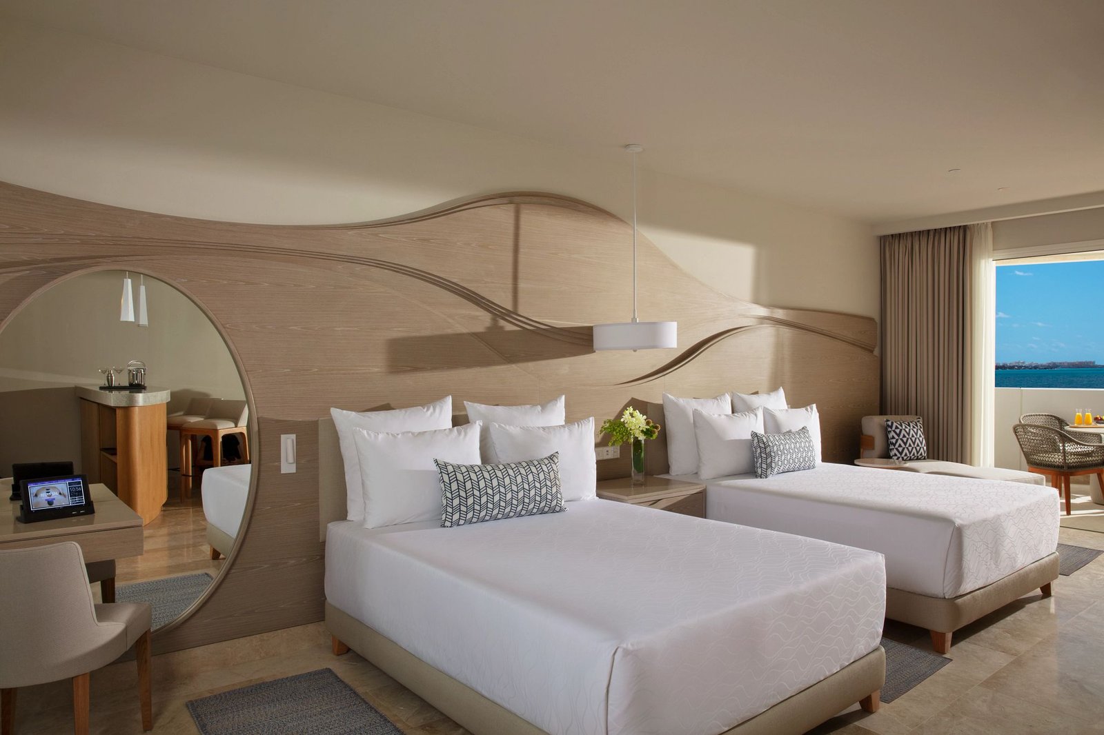 Allure Junior Suite Live Big Laguna View - Double Beds