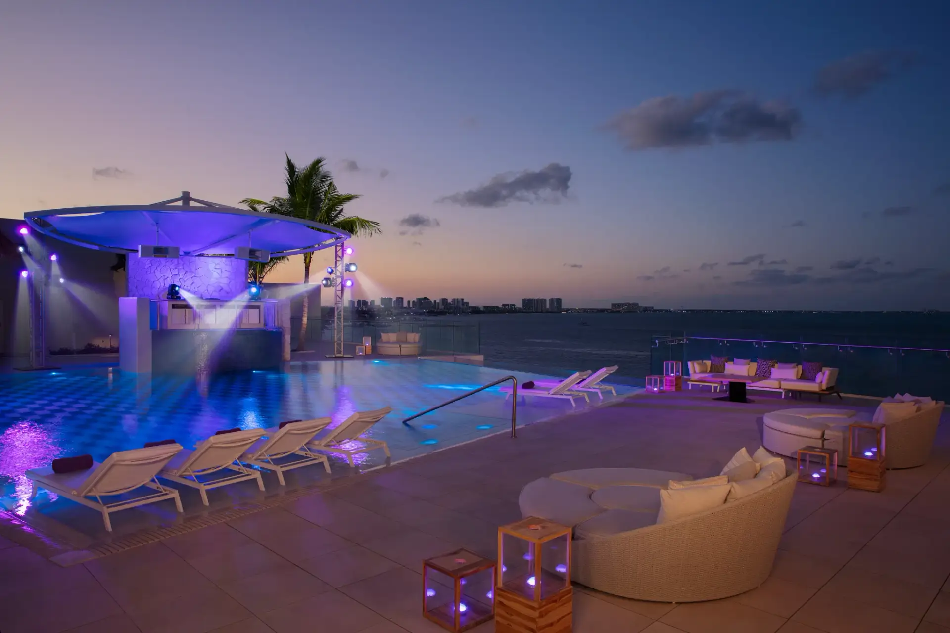 BRECU-EXT-Xcelerate-Pool-Night-1C-CB