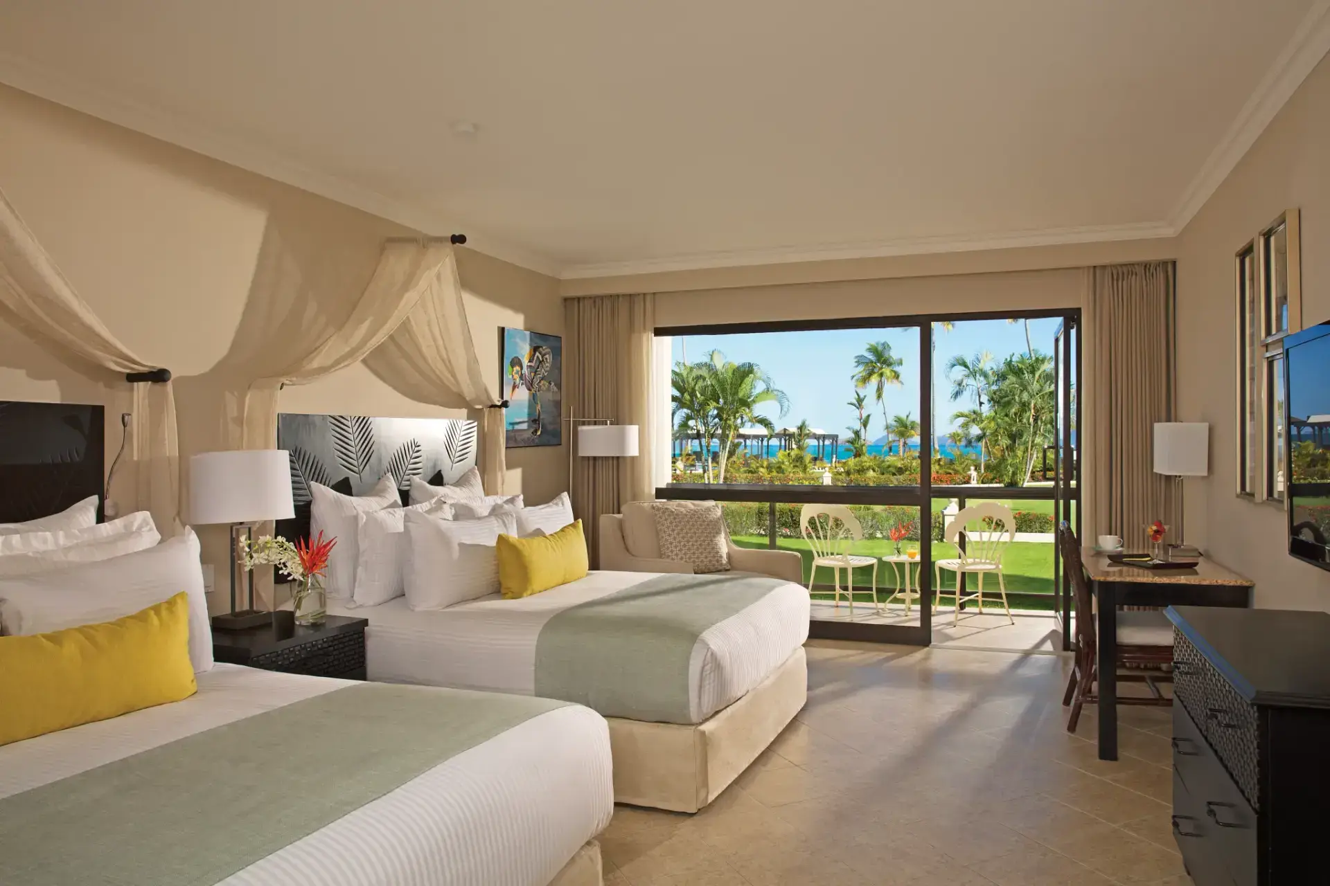 Deluxe Partial Ocean View