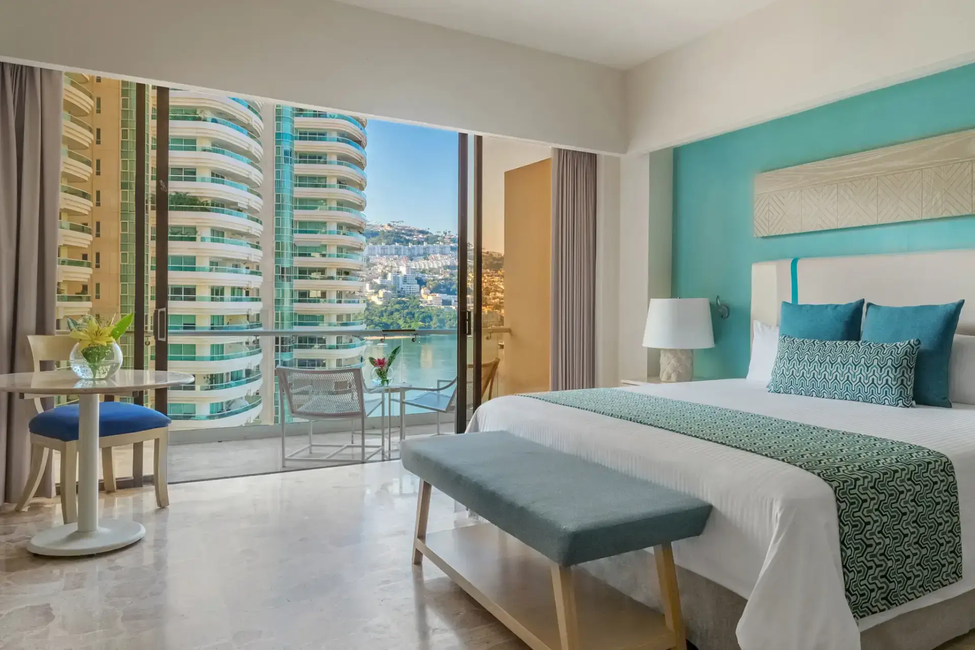 Deluxe Partial Ocean View