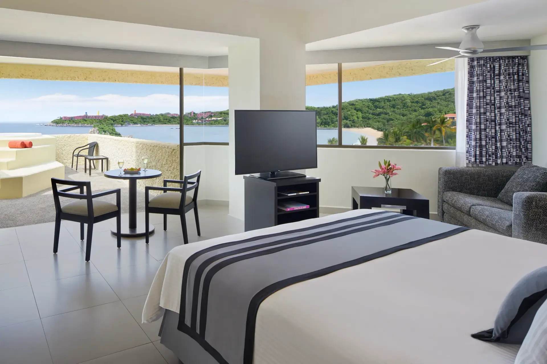 Preferred Club Junior Suite with Hot Tub