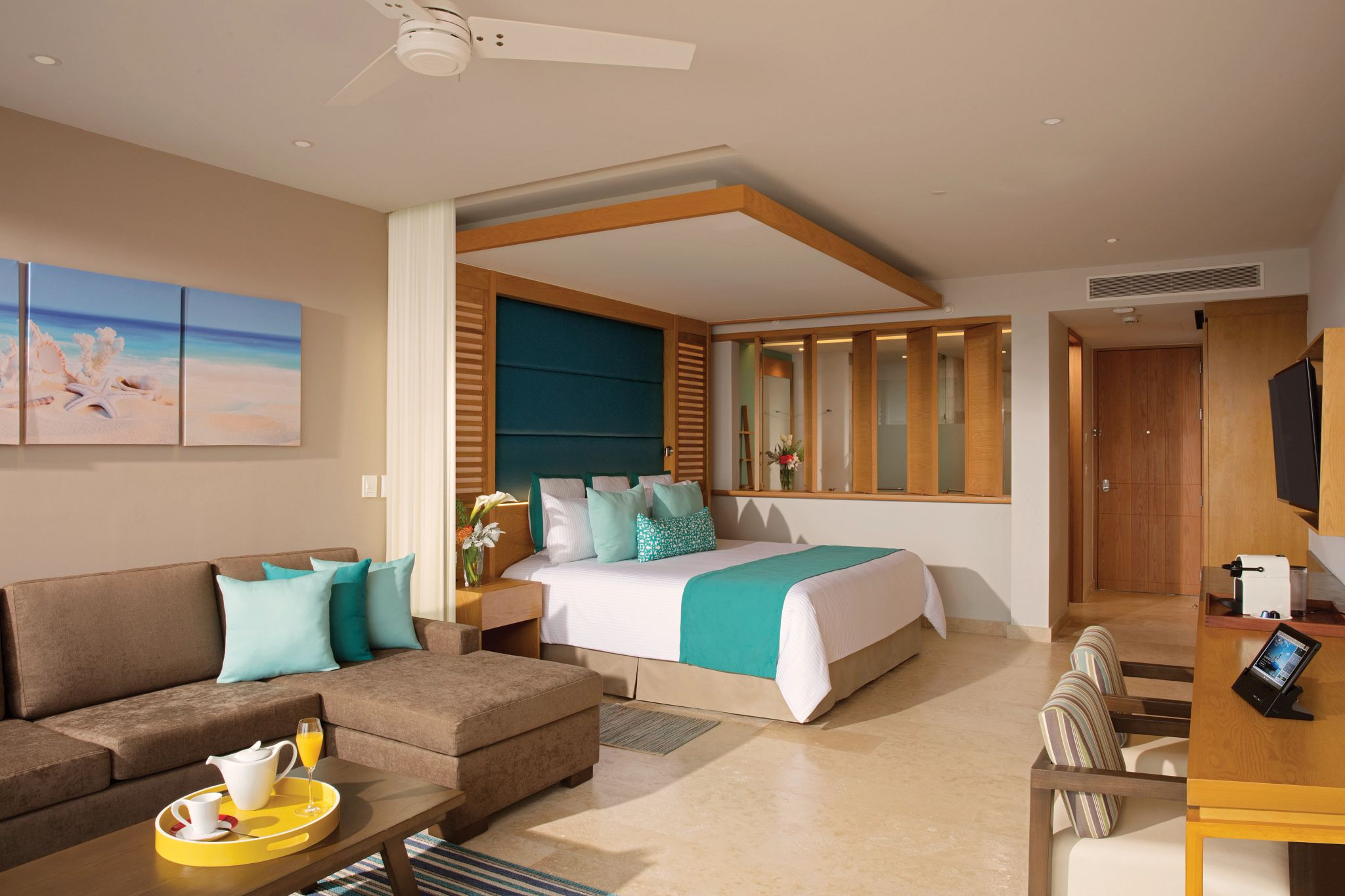Preferred Club Junior Suite Ocean Front with Private Pool King