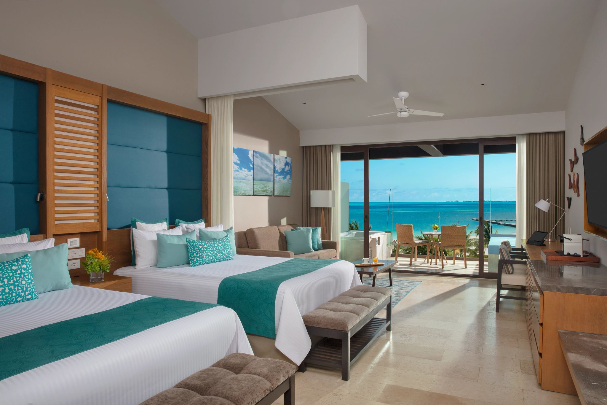 Preferred Club Junior Suite Ocean View Queen