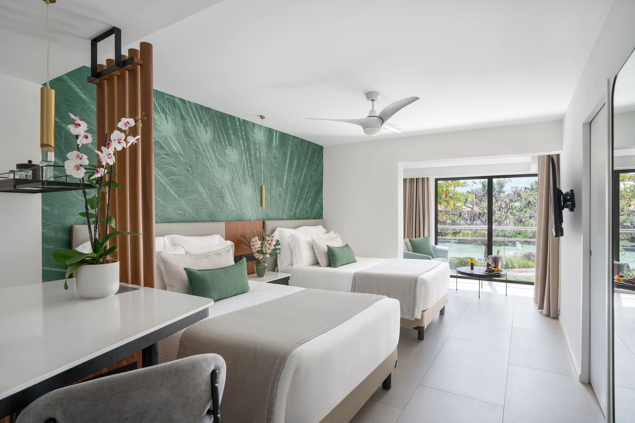 Preferred Club Junior Suite Tropical View