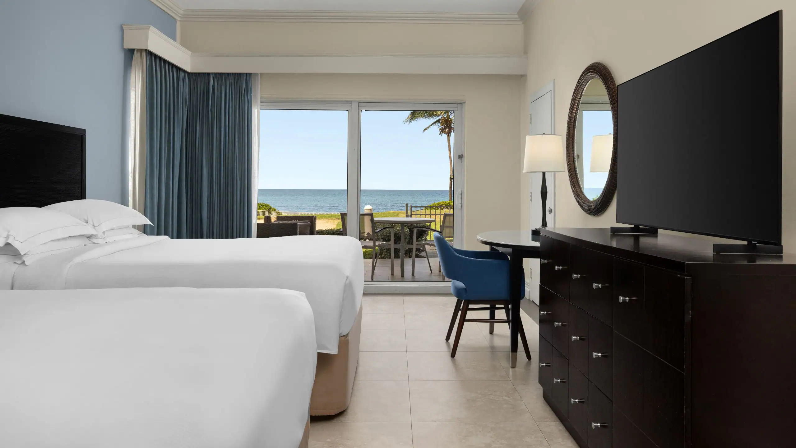 Ocean Front Walk Out Queen