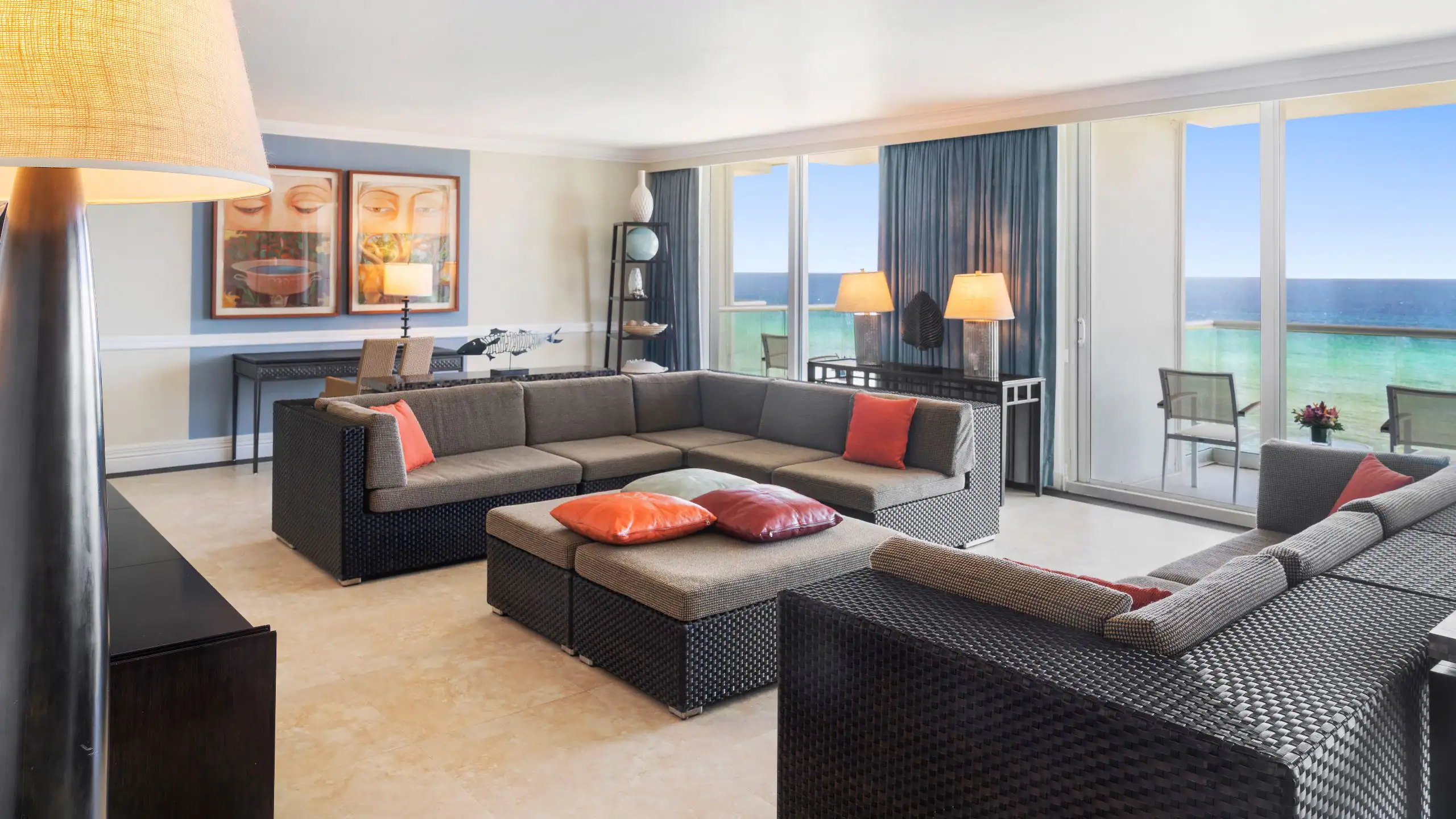 Ocean Front Prime Minister Suite 1 King Bed