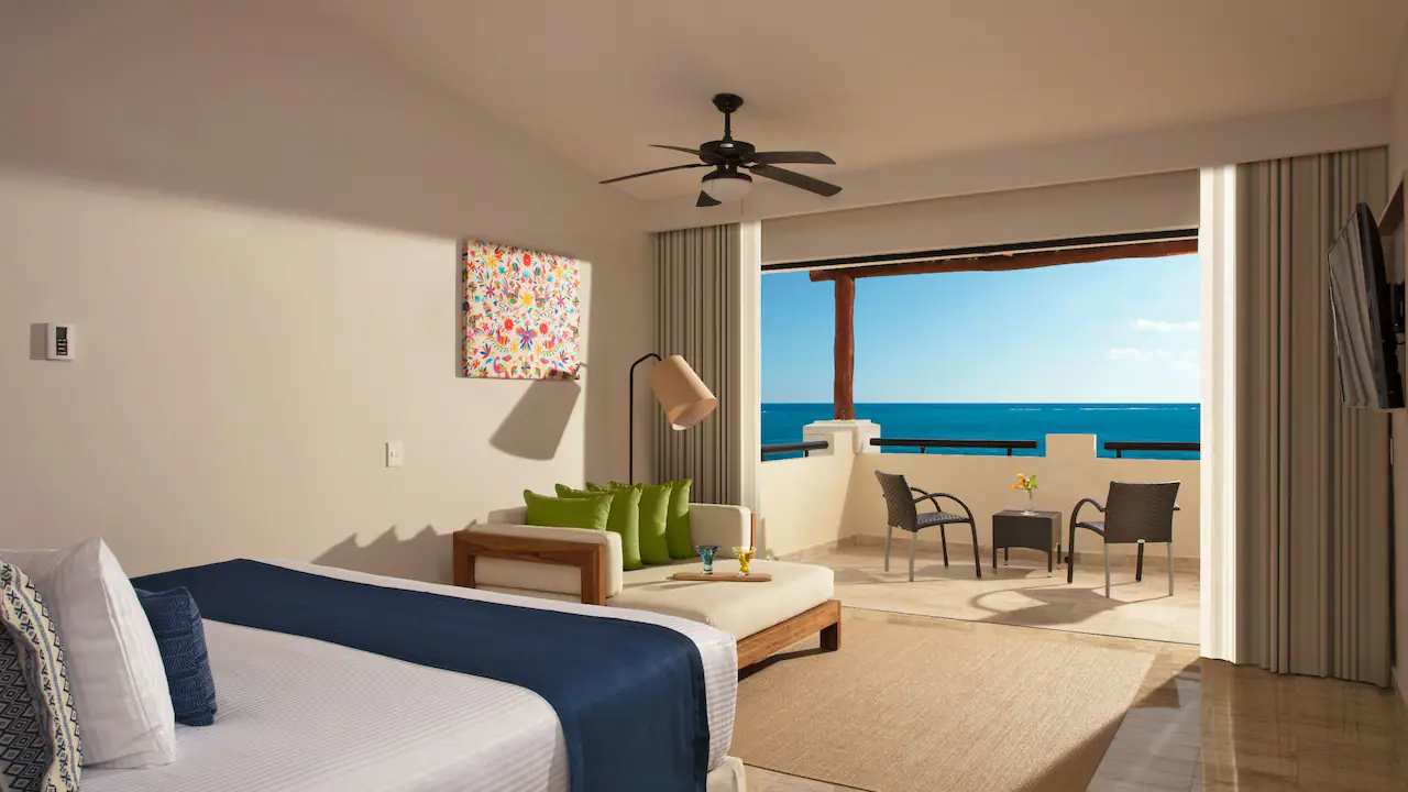 Preferred Club Master Suite Ocean Front King at Dreams Sapphire Resort & Spa