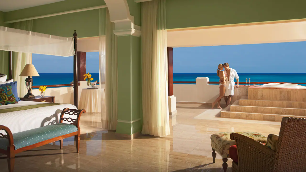 Preferred Club Governor Suite at Dreams Sapphire Resort & Spa