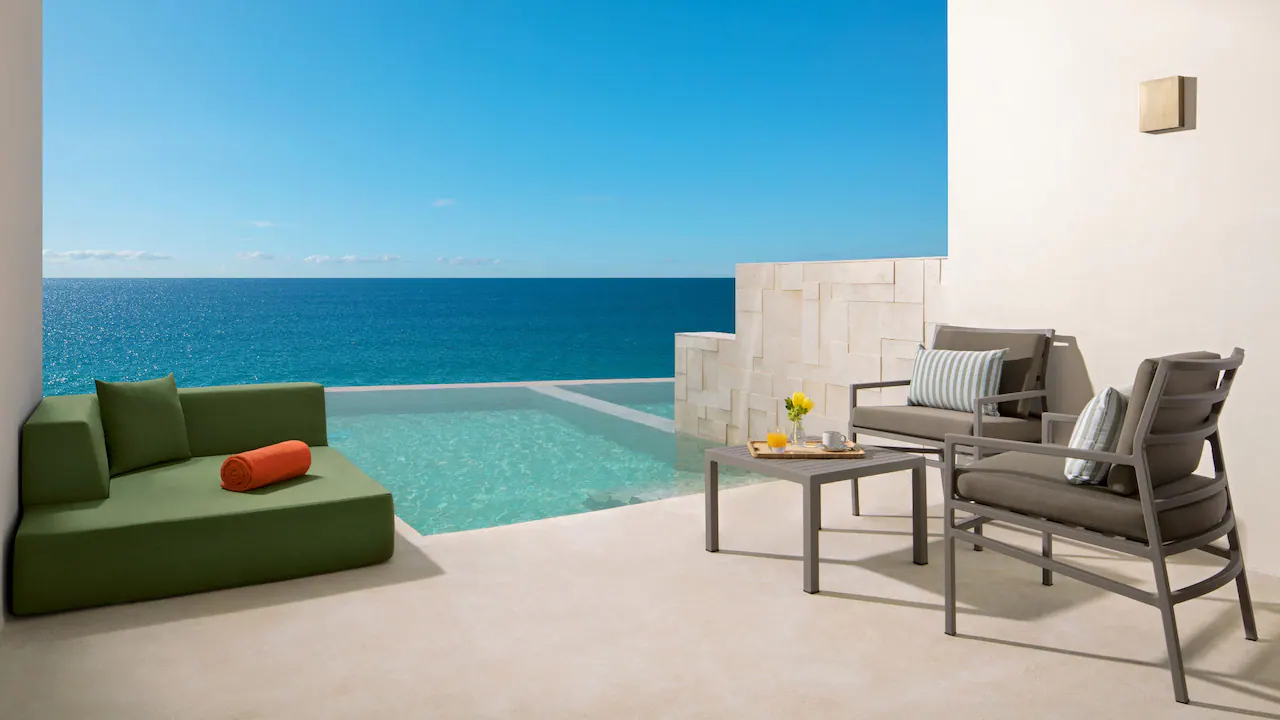 Preferred Club Indigo Junior Suite Swim-Out Ocean Front Double at Dreams Sapphire Resort & Spa