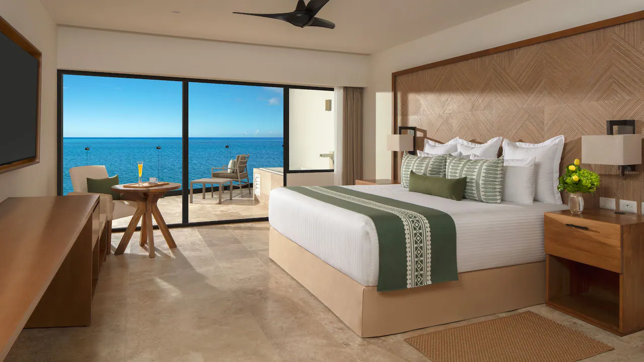 Preferred Club Indigo Master Suite Ocean Front at Dreams Sapphire Resort & Spa