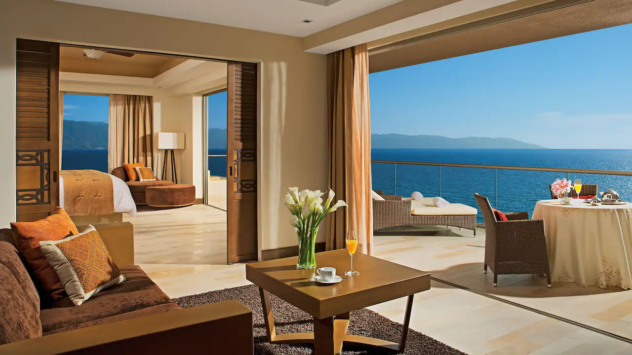 Preferred Club Master Suite Ocean Front King