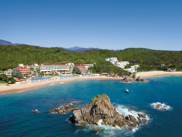 Dreams-Huatulco-Resort-and-Spa-202307-HUXDHX-01_Aerial-View (1)