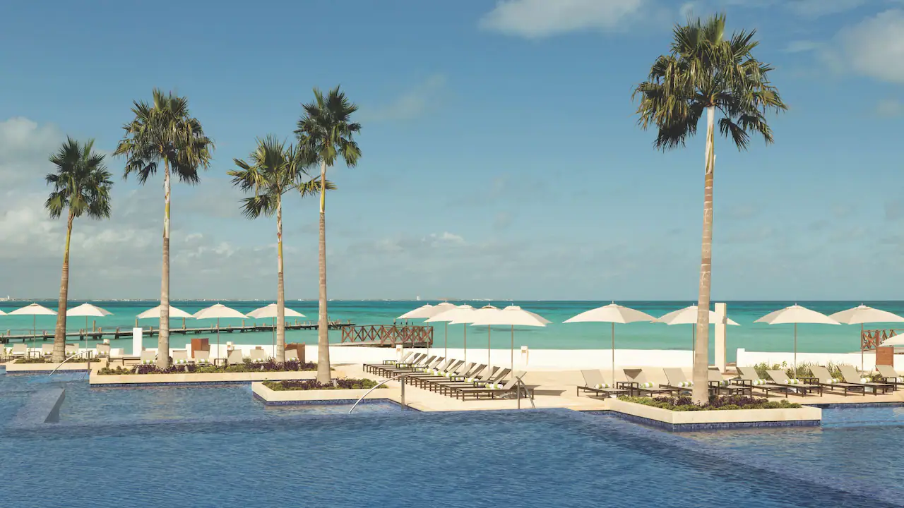 Hyatt-Ziva-Cancun-P091-Infinity-Pool.16x9