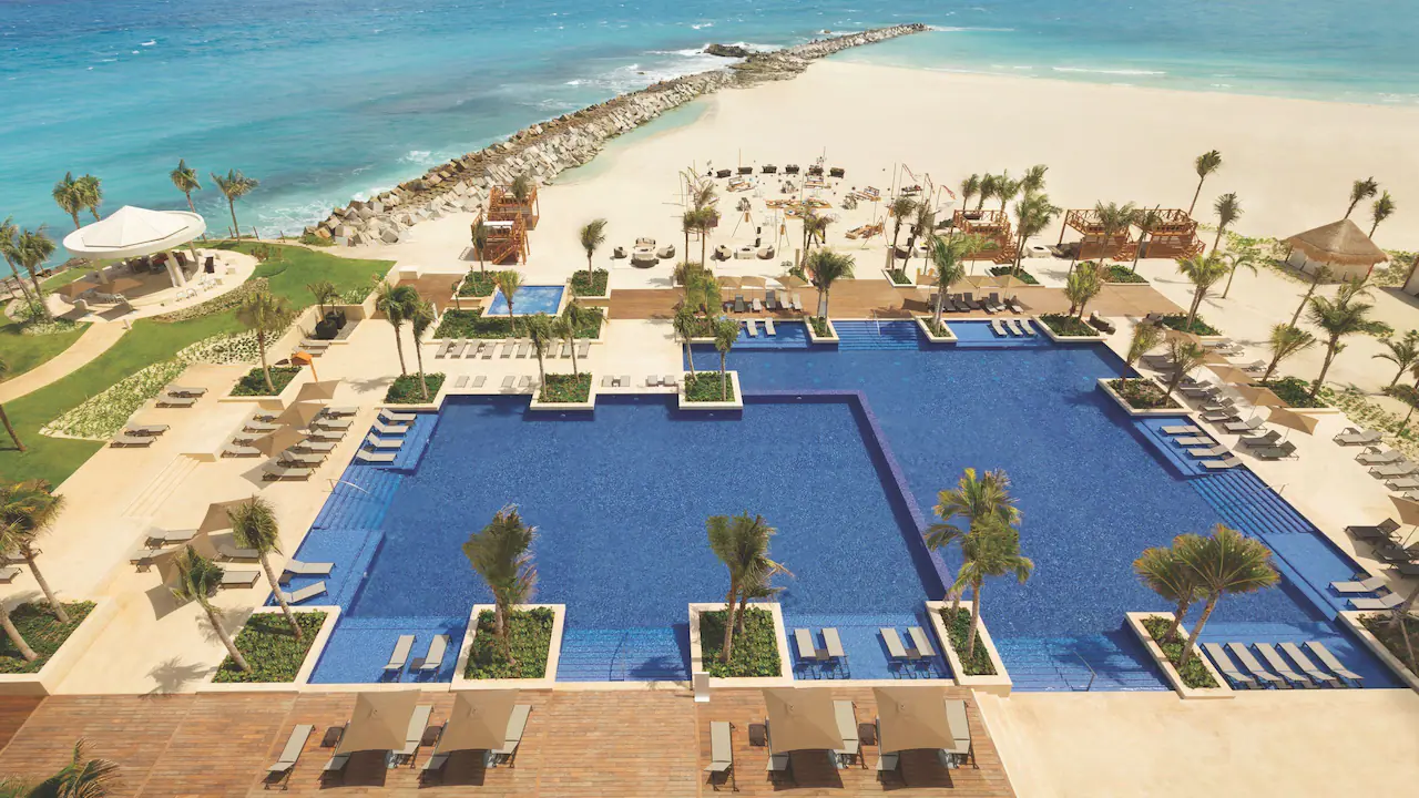 Hyatt-Ziva-Cancun-P221-Club-Pool-Two-Story-Cabanas.16x9
