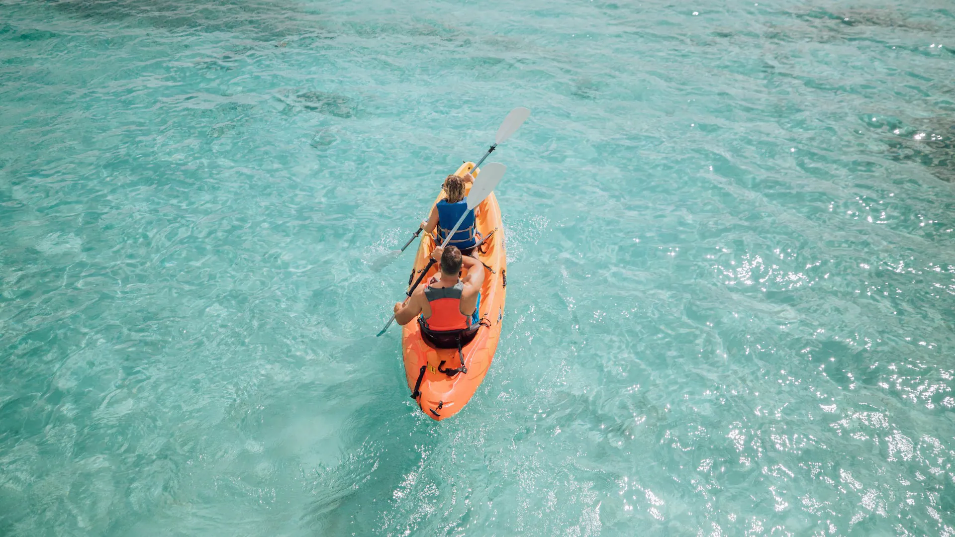 NASGH-P0977-Kayaking-Couple.16x9