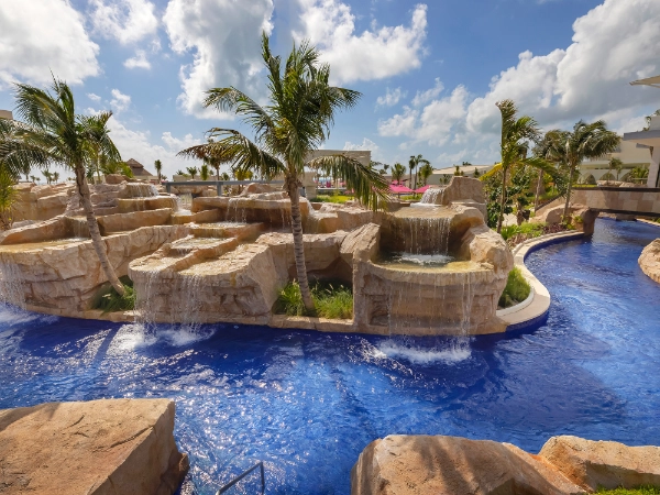 Planet-Hollywood-Cancun-An-Autograph-Collection-All-Inclusive-Resort-202306-CUNPHB-15_PH-Lazy-River