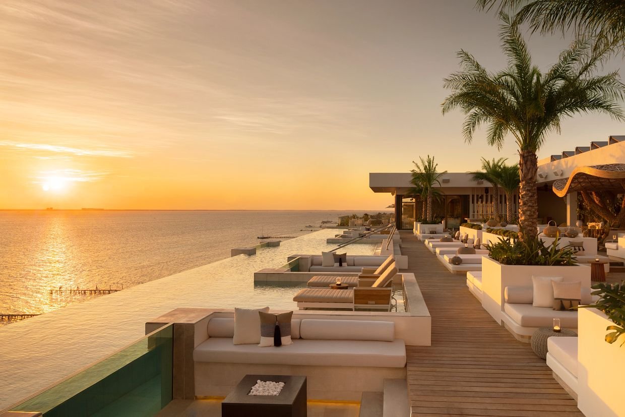 SEIIM-EXT-Rooftop-Pool-Sunset-2A-CB