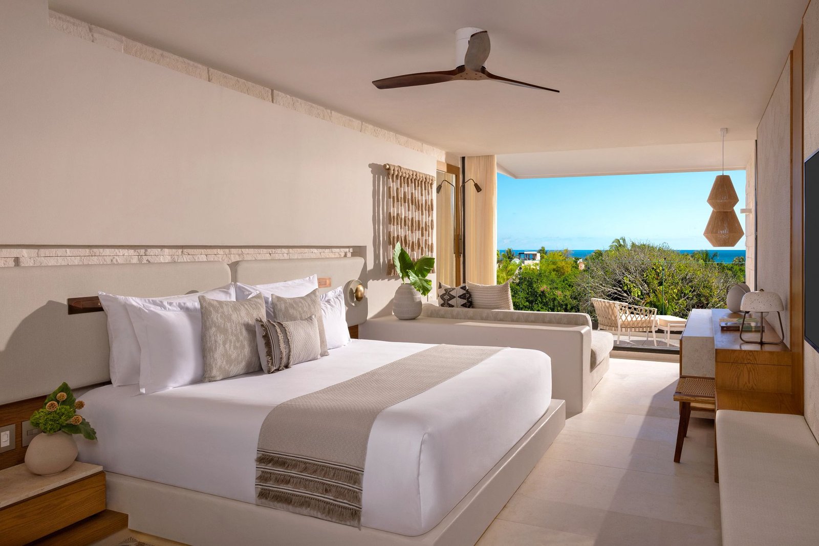 Junior Suite King Partial Ocean View