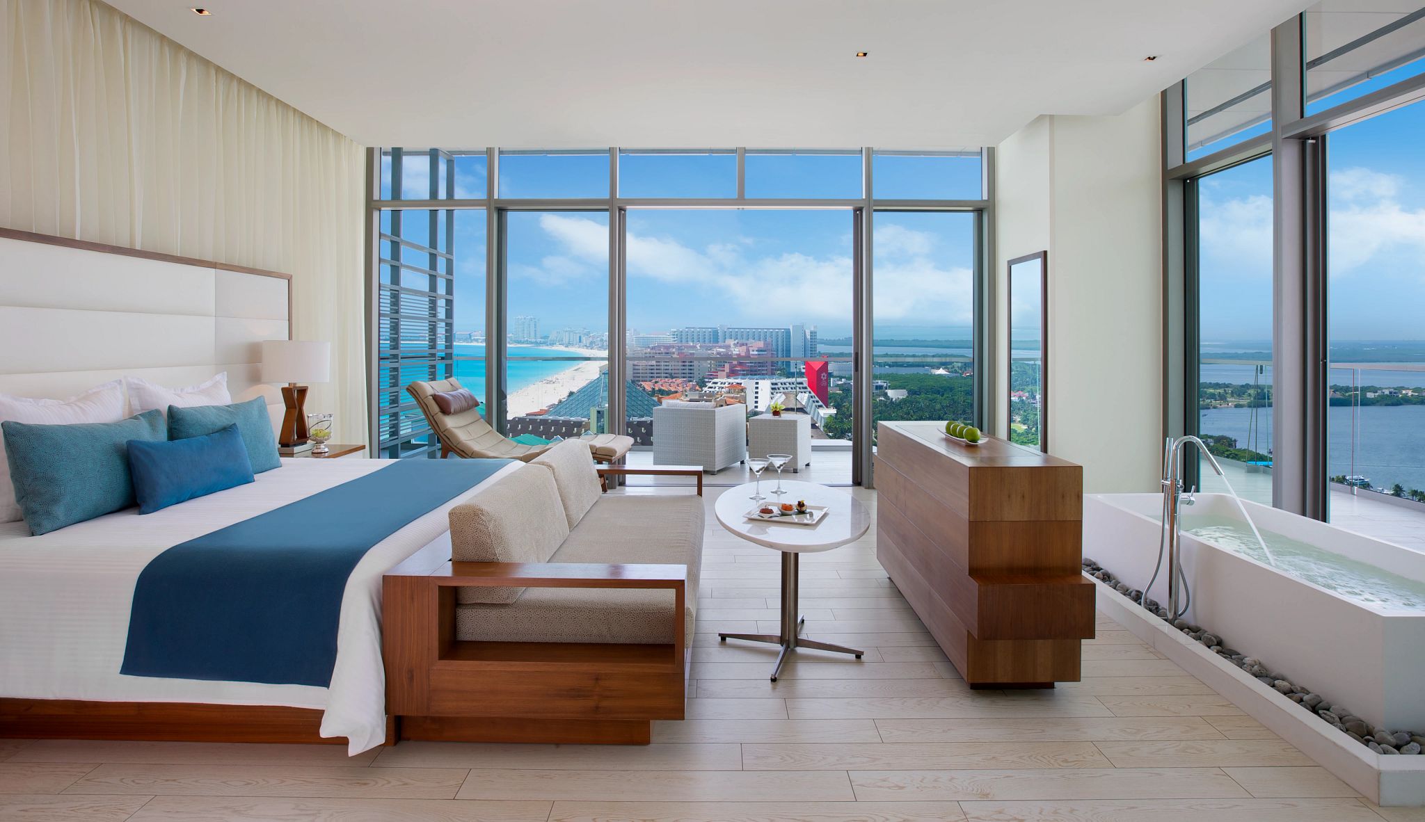 Preferred Club Honeymoon Suite Ocean Front