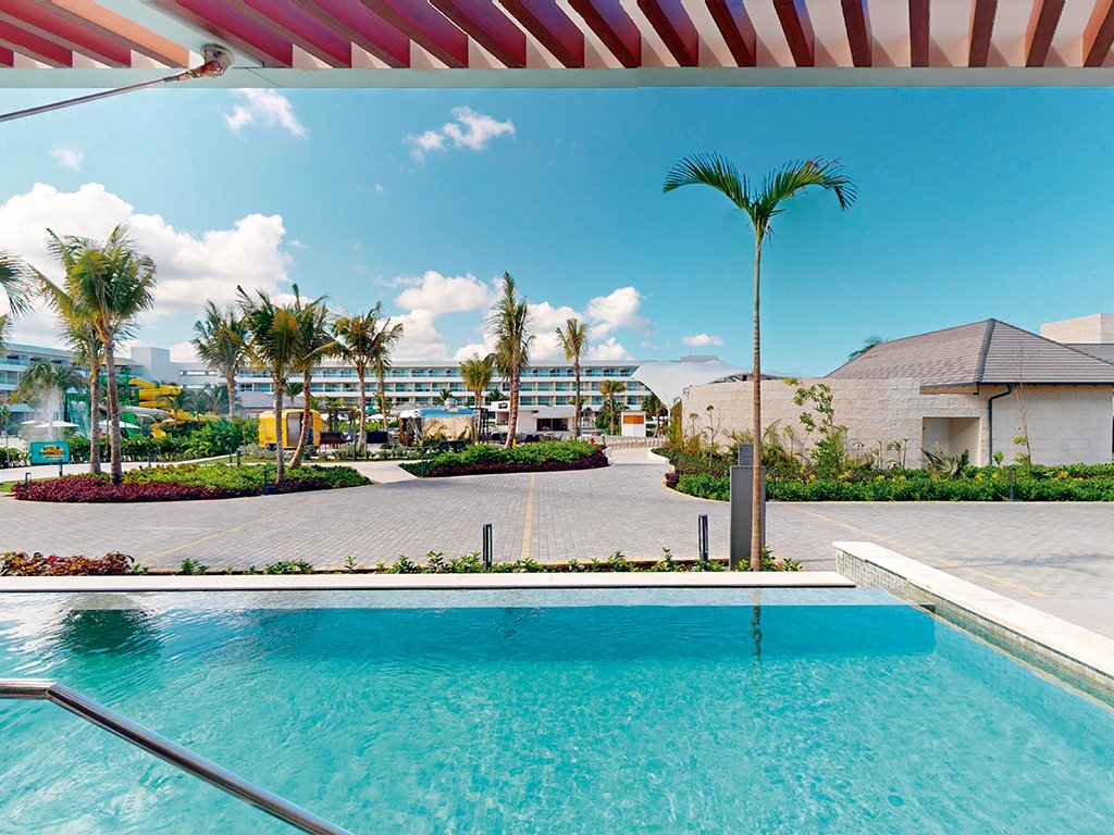 Swim Out Imperial One Bedroom Master Suite