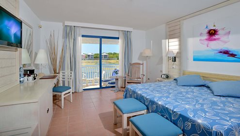 ccc-melia-cayo-coco-room-gr-prem-lake-view-01
