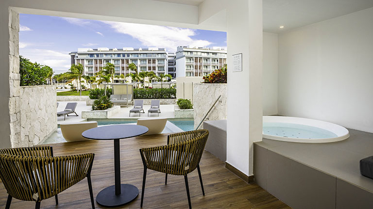 Elegance Club Majestic Junior Suite Swim Up