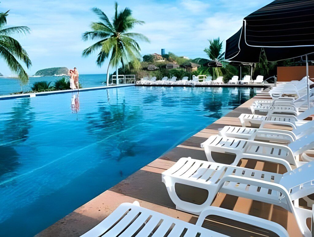 Las Brisas Huatulco resort