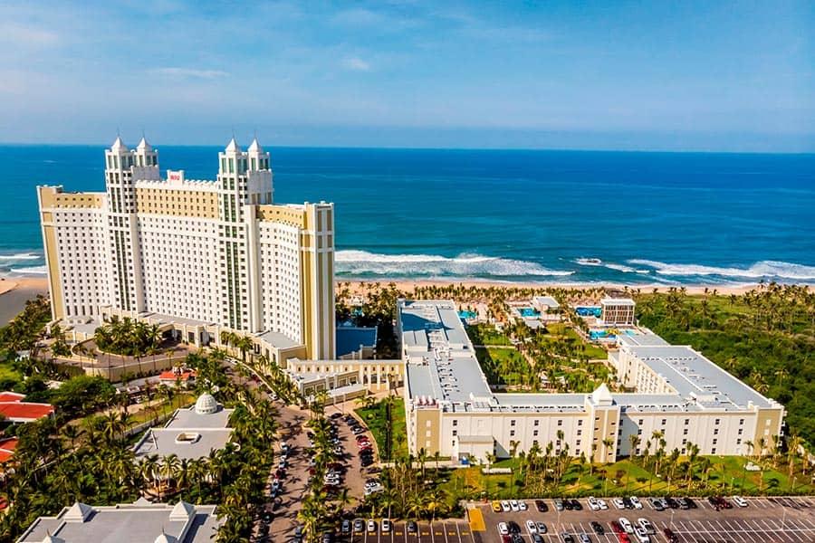 hotel-riu-emerald-bay_tcm55-226104