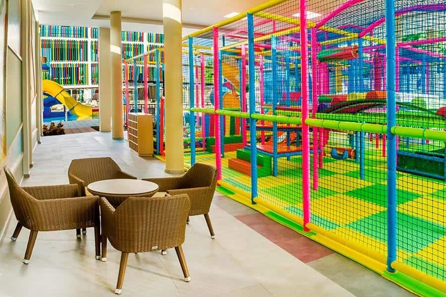 indoor-playground-riu-emerald-bay_tcm55-226106