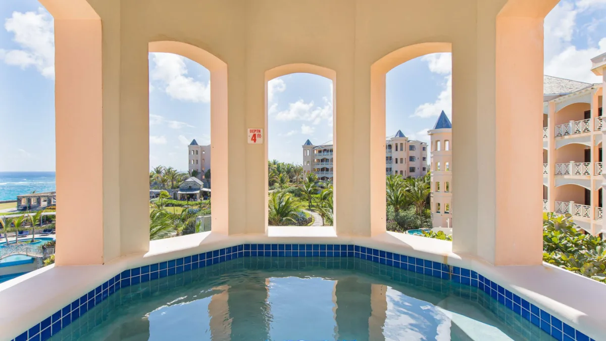 One Bedroom Suite with Plunge Pool
